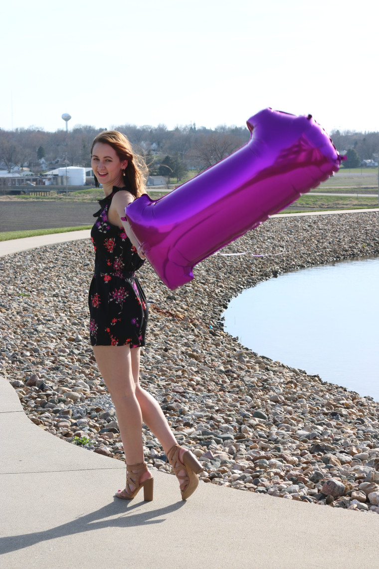 1 year blogiversary, big balloon, #1 balloon, Express romper