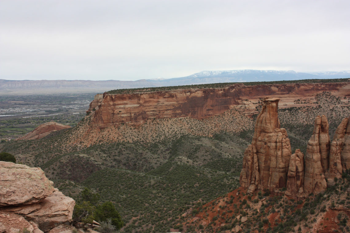 red rock, Colorado National Monument, travel blogger