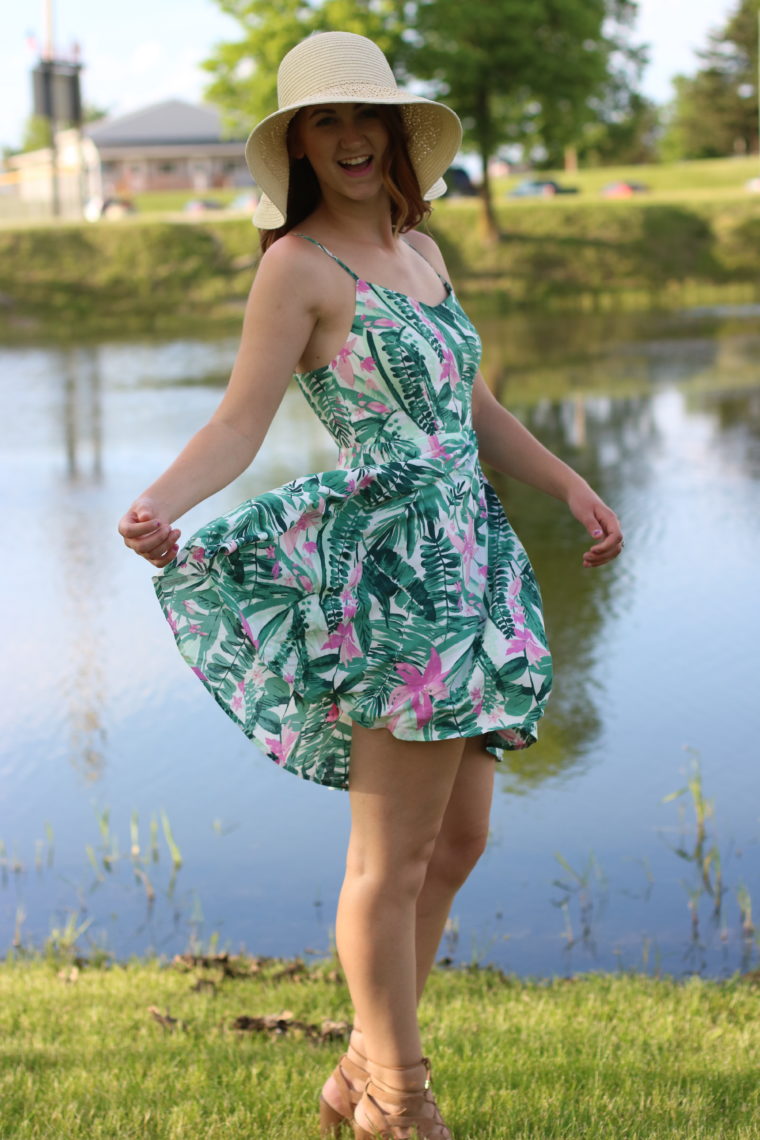 twirling, beach dress, palm trees, Old Navy, floppy hat