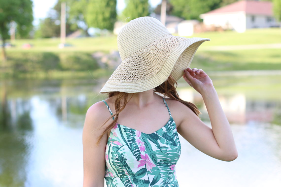 floppy hat, palm tree dress, beach look, Summer