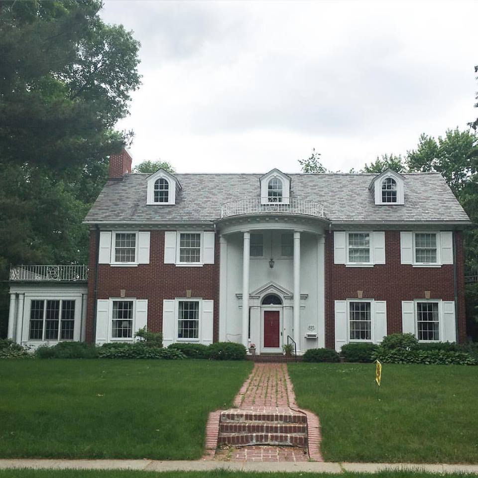 beautiful house, house goals, Iowa City, Iowa, Iowa homes, white pillars