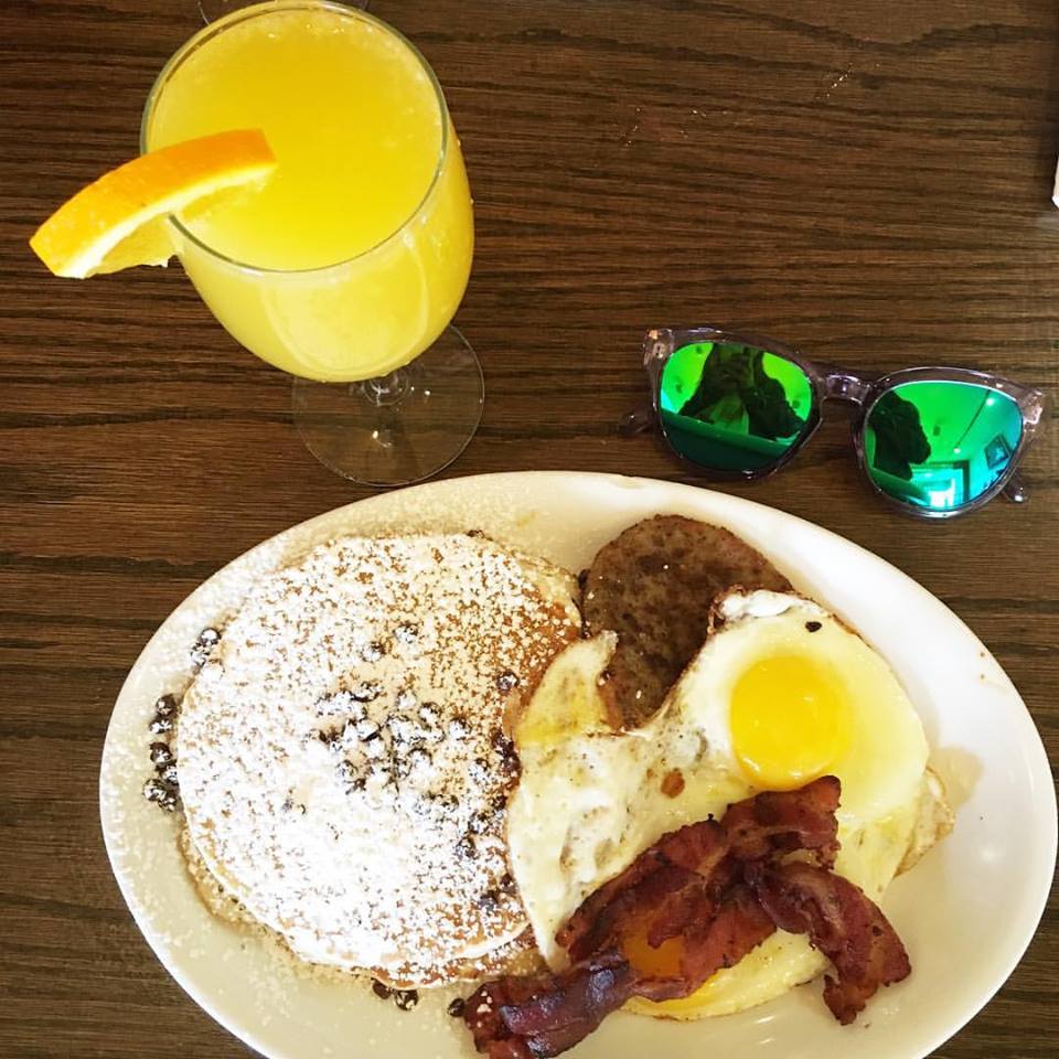 Firmoo sunglasses, brunch, Janik's Cafe, Chicago, 