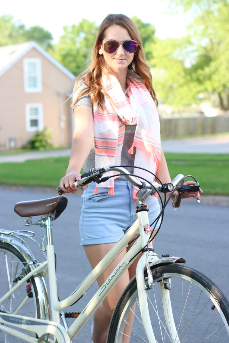 Forever 21 high waist shorts, tassel scarf, casual look