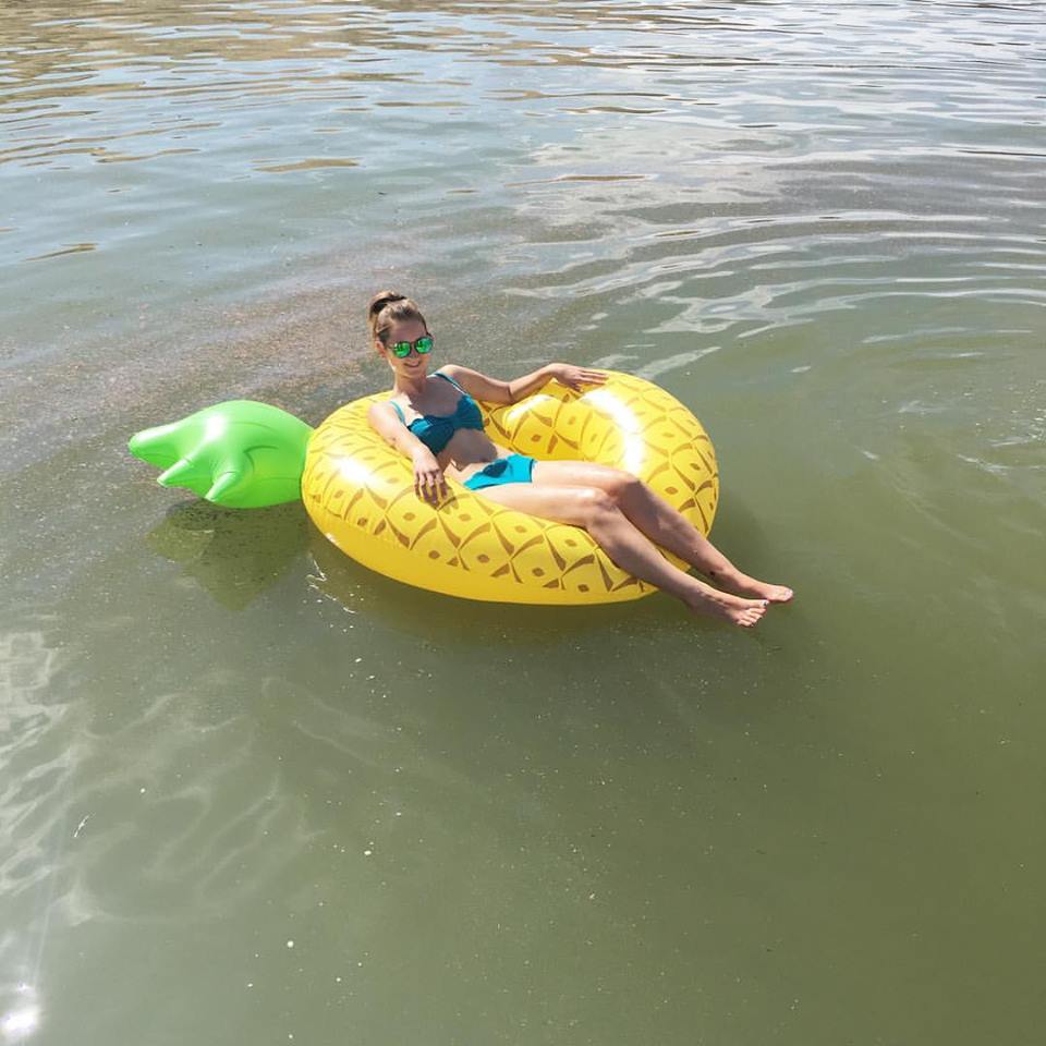 Target, pineapple float, Old Navy, scalloped swimsuit, mirrored sunnies, Lake Powell, Utah, travel blogger