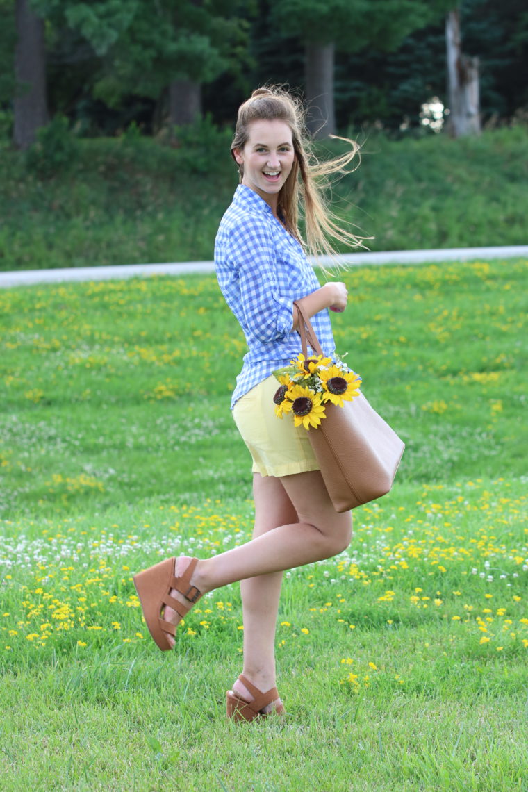 brown wedges, picnic look, blue and white top, loft shorts, sunflowers, Iowa Summers