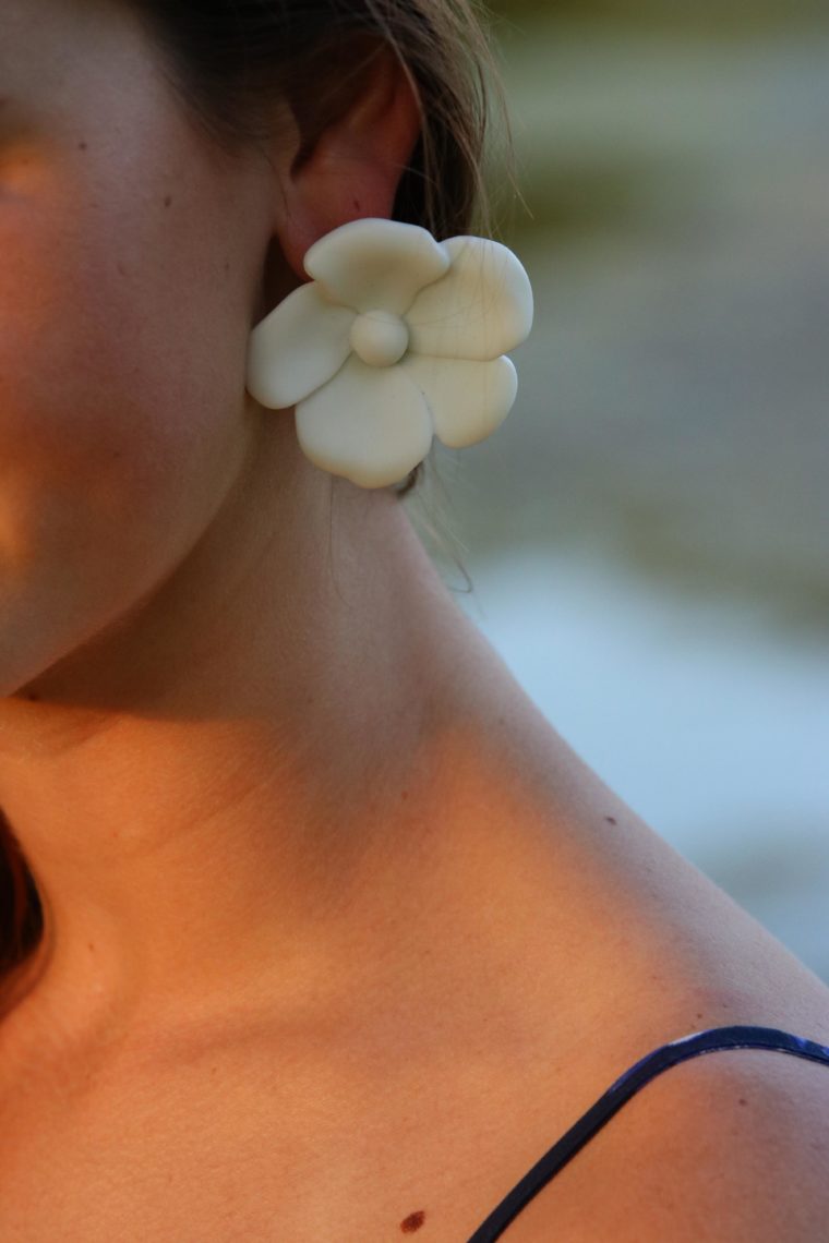 floral earrings, Baublebar, white floral earrings