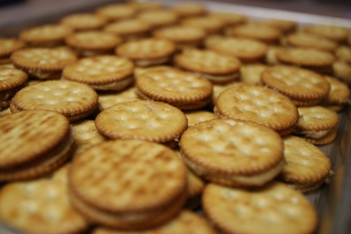 chocolate dipped ritz peanut butter crackers, Christmas treats