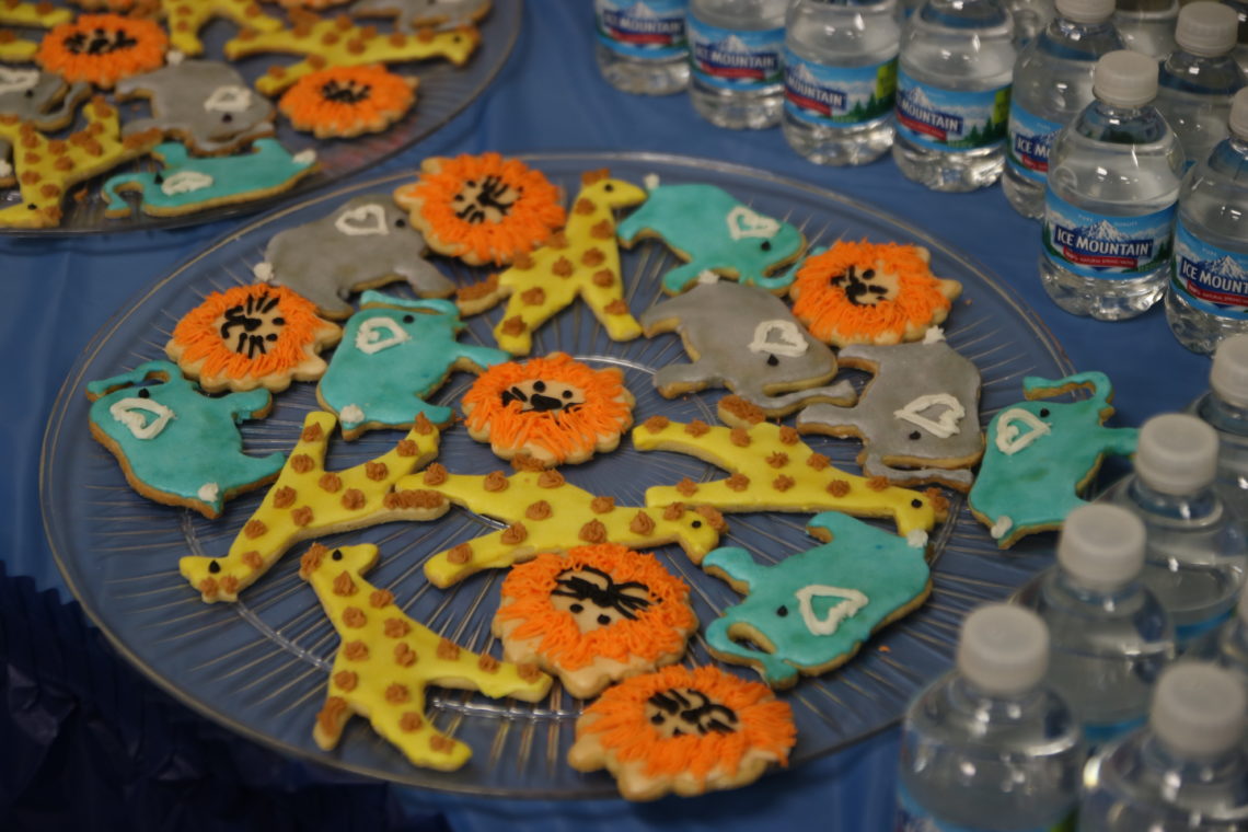 safari baby shower, safari animal cookies, safari baby shower food