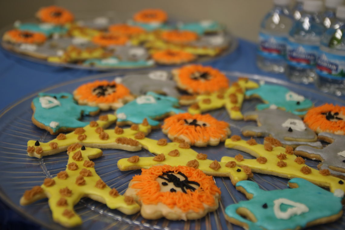 safari baby shower, safari animal cookies, safari baby shower food