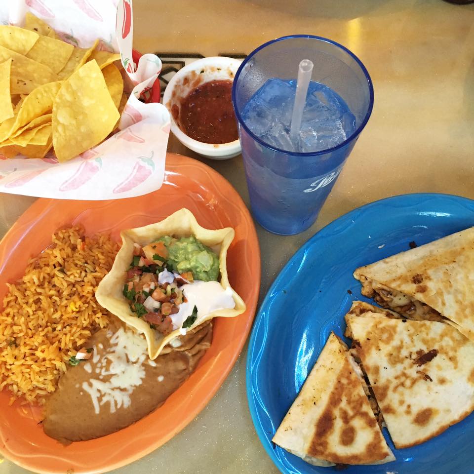 mexican food, chips and salsa