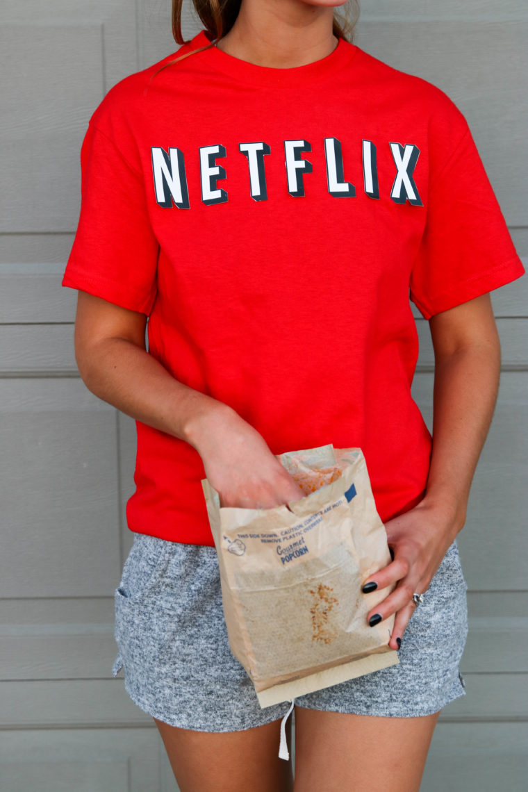 ☑ How to make a netflix and chill halloween costume