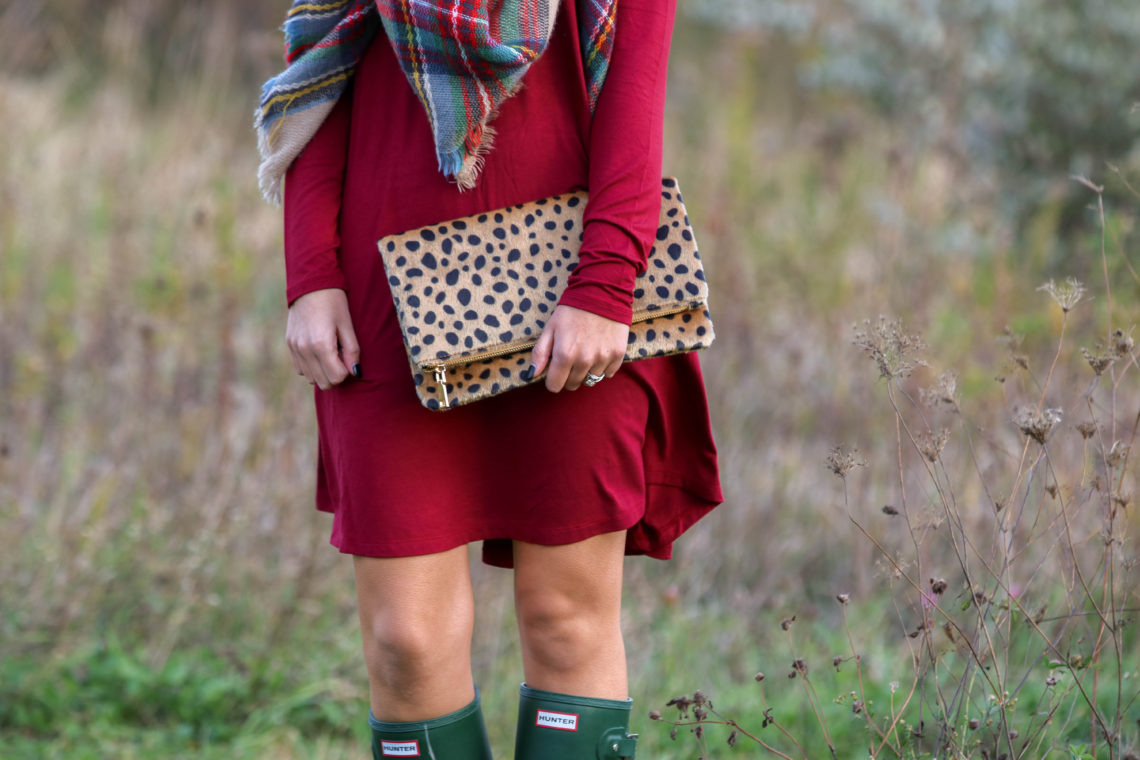 for the love of glitter, burgundy dress, Hunter boots, leopard clutch, fall style