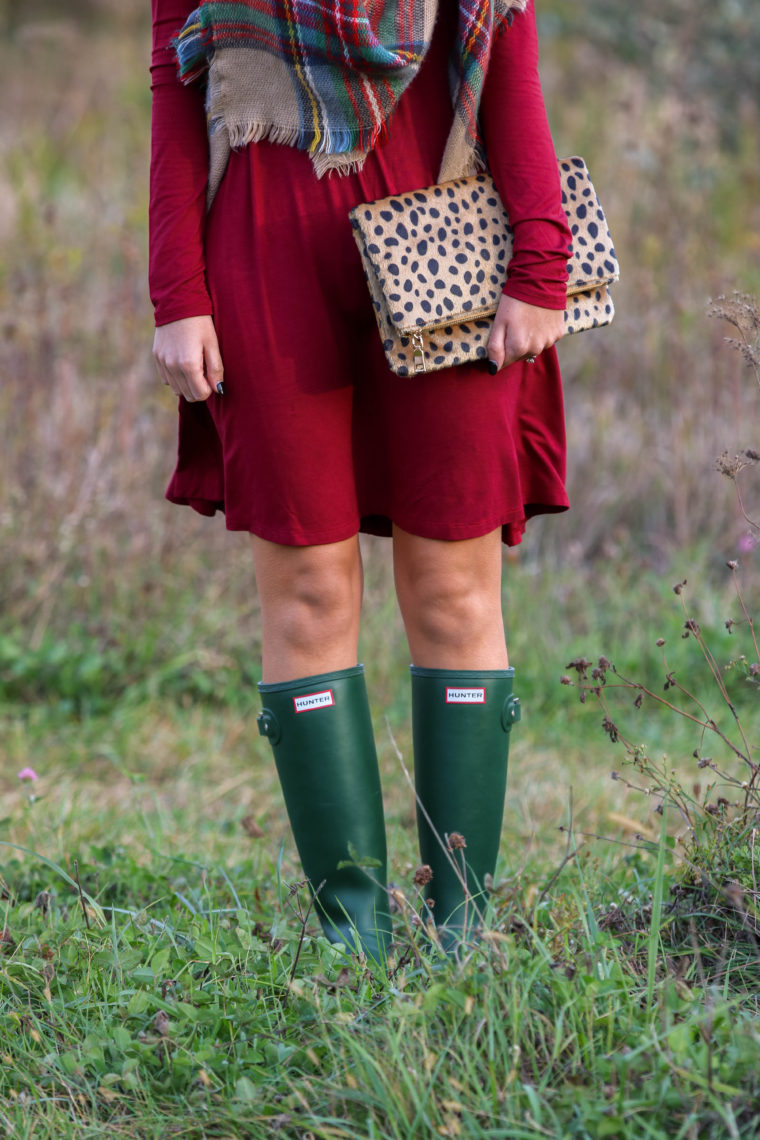 for the love of glitter, green Hunter boots, leopard clutch, burgundy dress