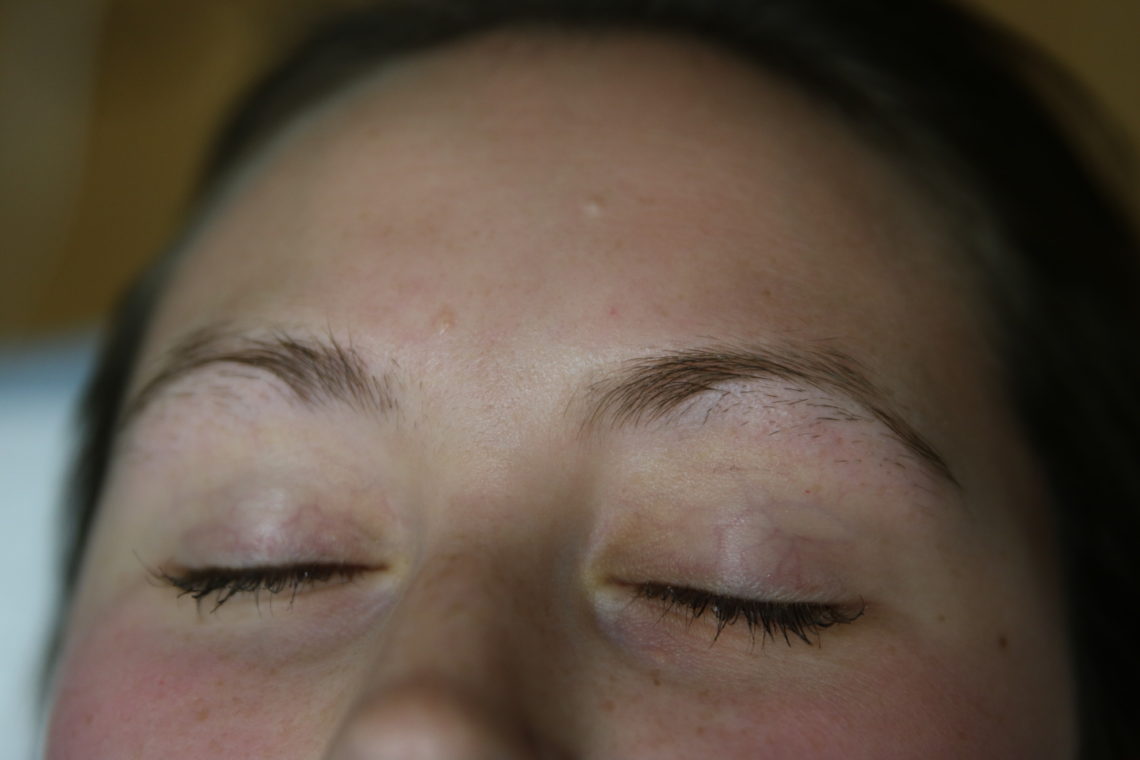 microblading, microbladded eyebrows