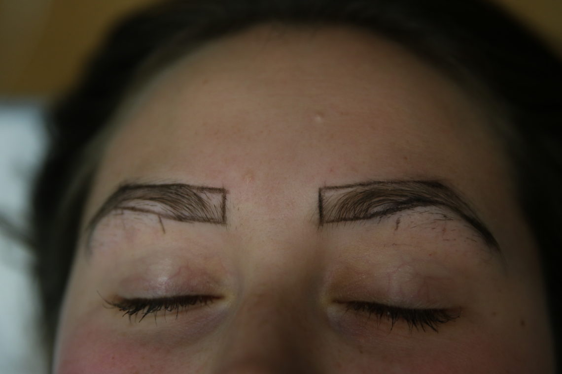 beauty technique, microblading, microbladded eyebrows
