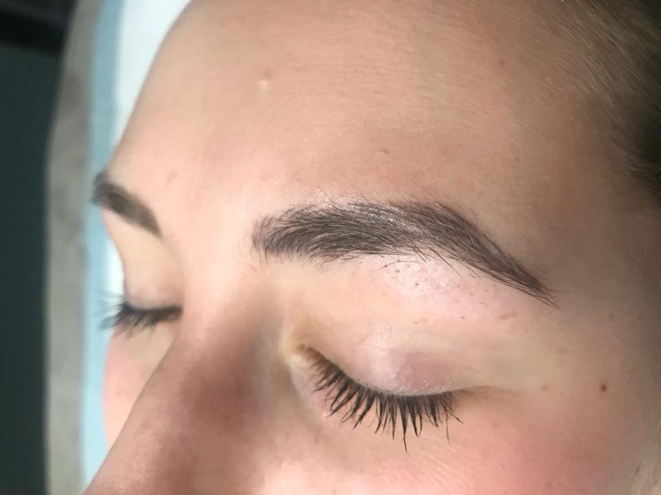 microblading, semi-permanent eyebrows