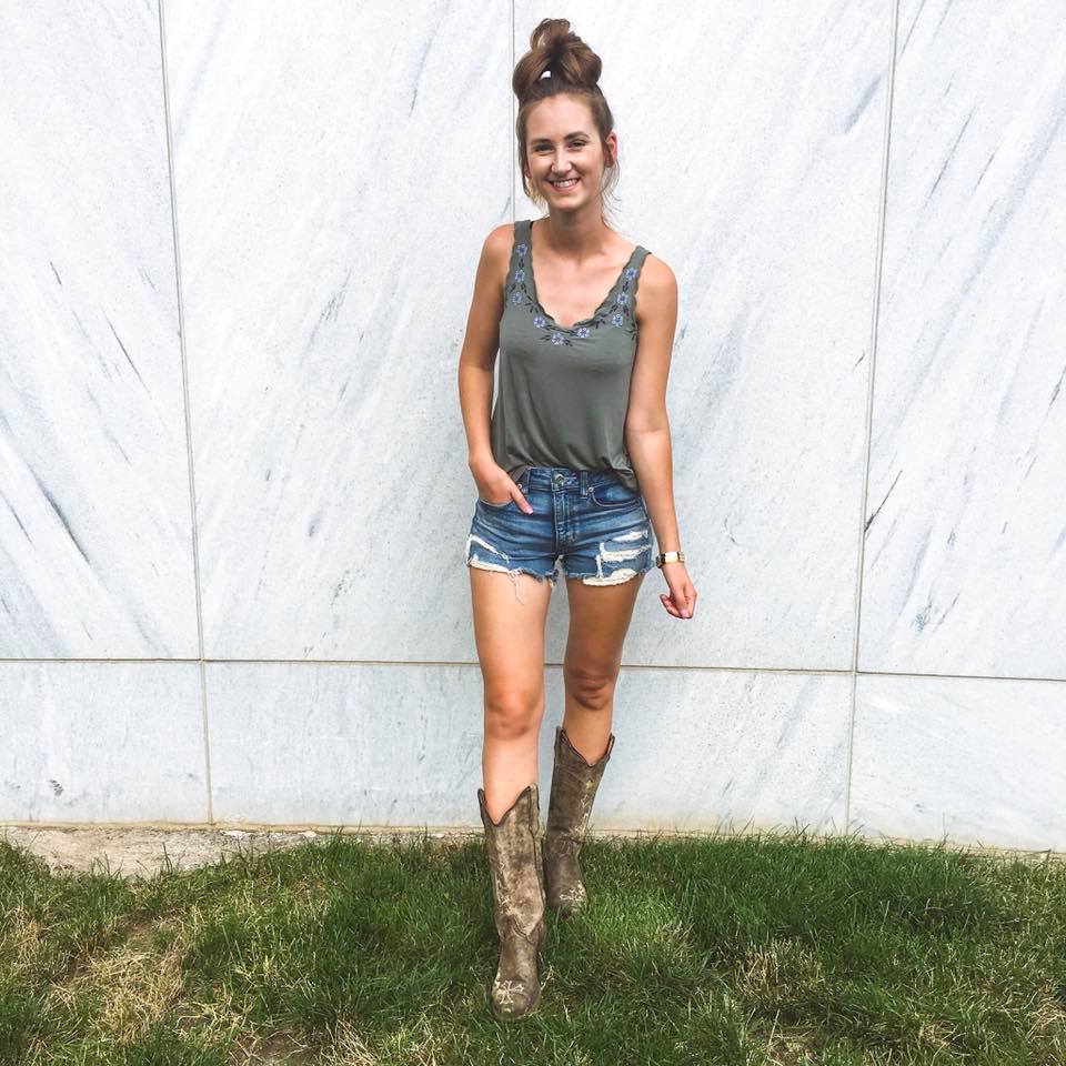country concert, cowgirl boots, summer concert style
