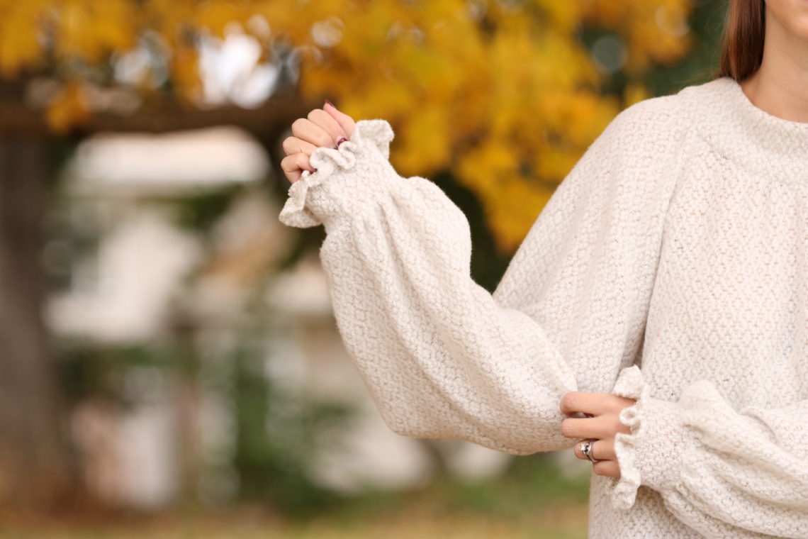 ruffle sleeve, oatmeal sweater, fall style