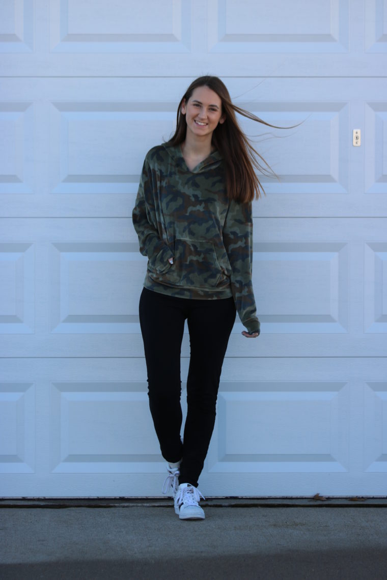 comfy style, camo pullover, super star adidas