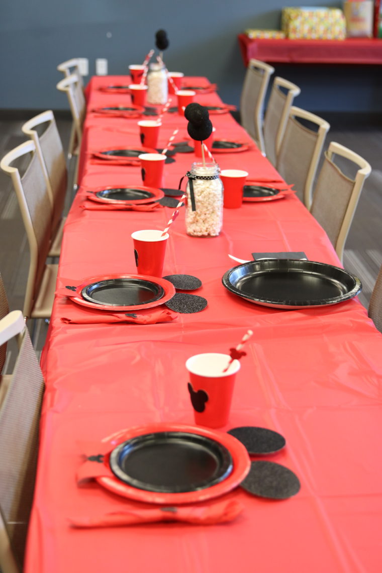 Mickey Mouse Birthday Party, Mickey Mouse table setting