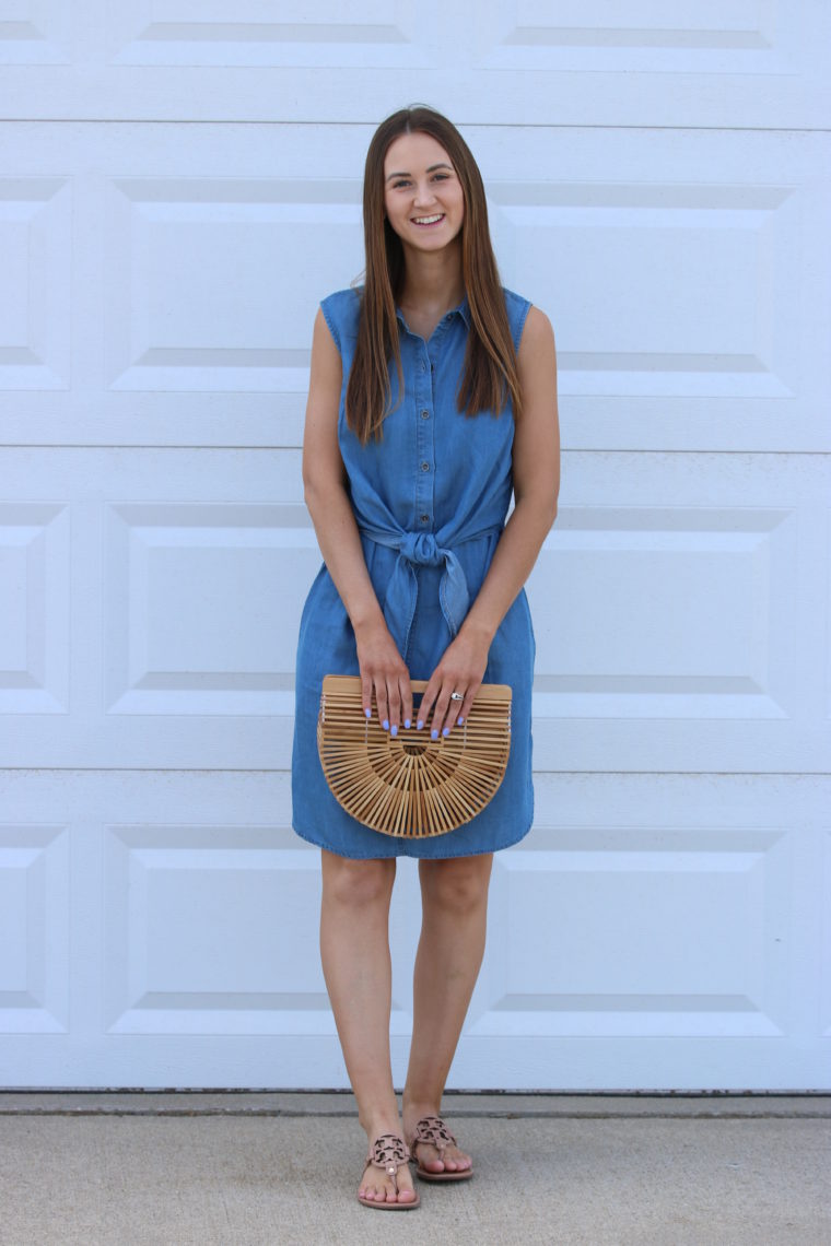 denim dress, chambray dress, beach outfit, basket bag