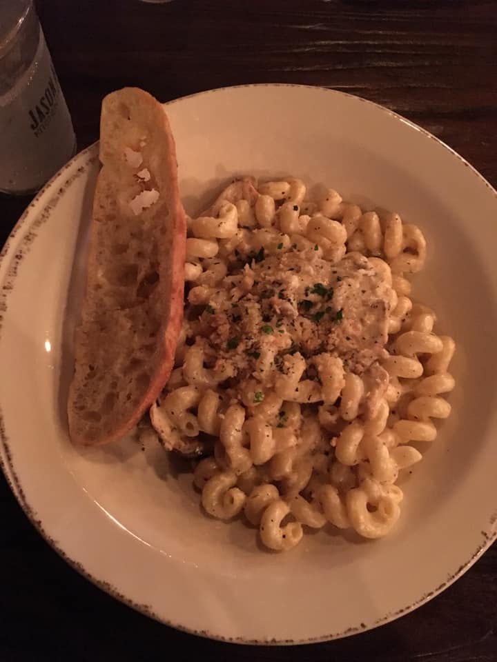 Jason Aldean's Restaurant, Mac n Cheese, Broadway