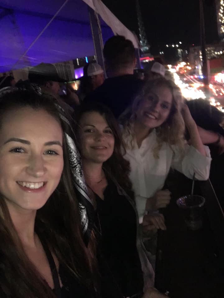 girl's trip, Broadway, downtown Nashville