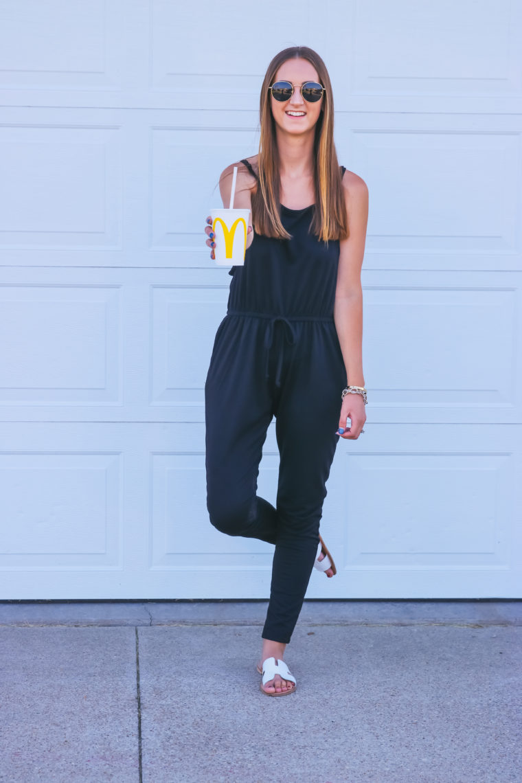 round sunglasses, summer style, black jumpsuit