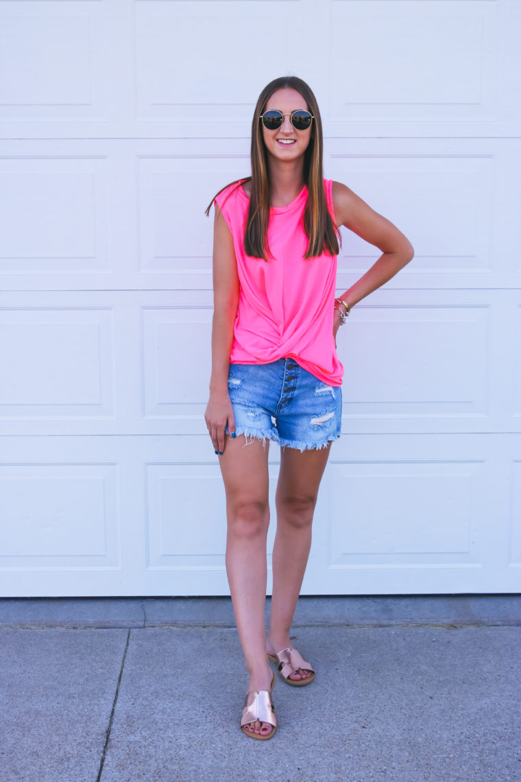 hot pink  tank top, summer style, round sunglasses