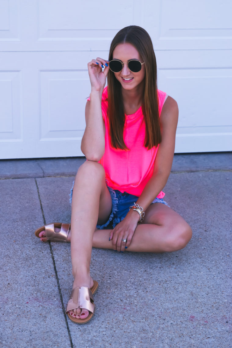 hot pink top, round sunglasses, summer style