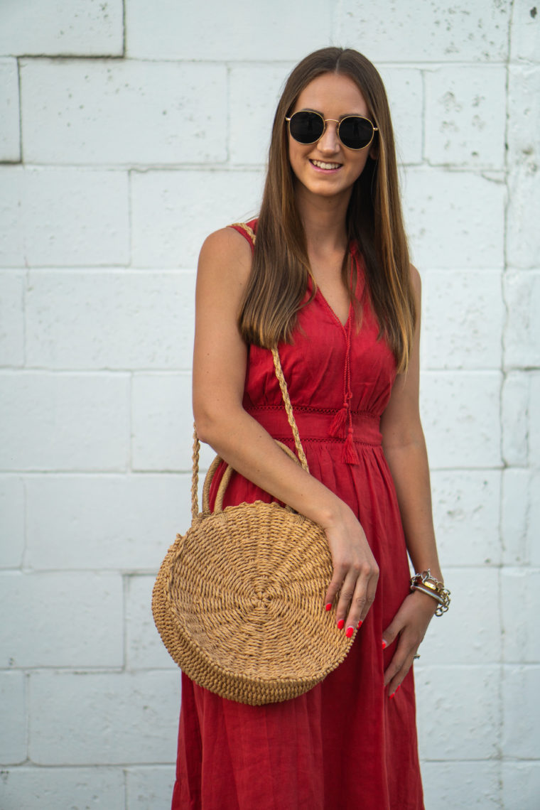 round straw bag, round sunglasses, summer style