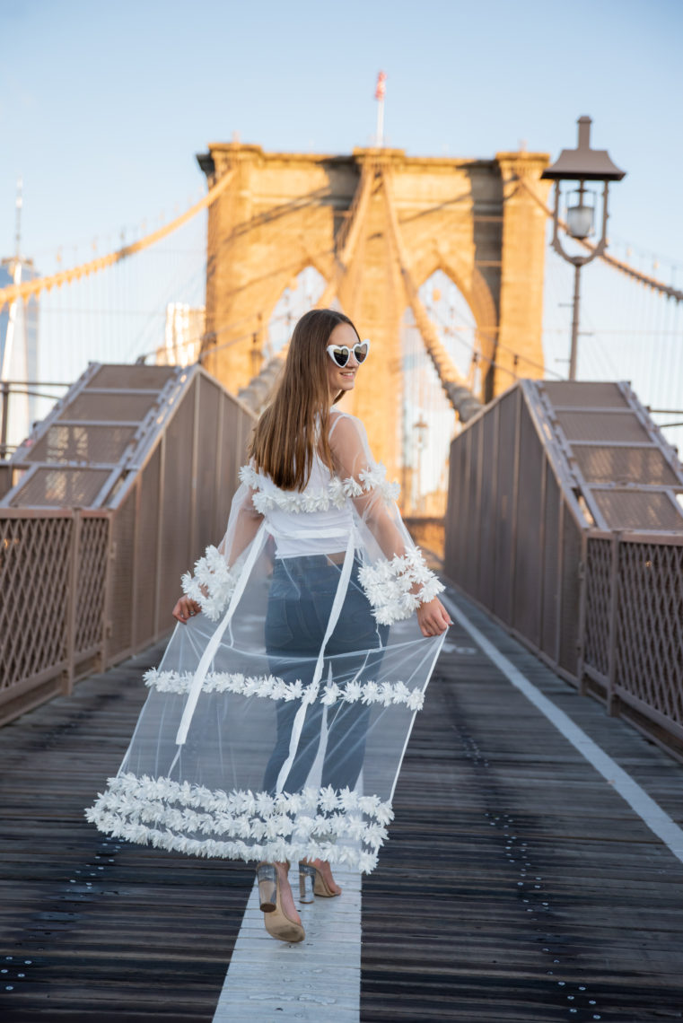 white bloom cardigan, Brooklyn Bridge, street style