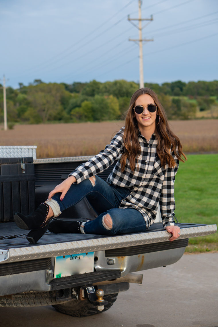 buffalo plaid tunic, round sunglasses, fall style