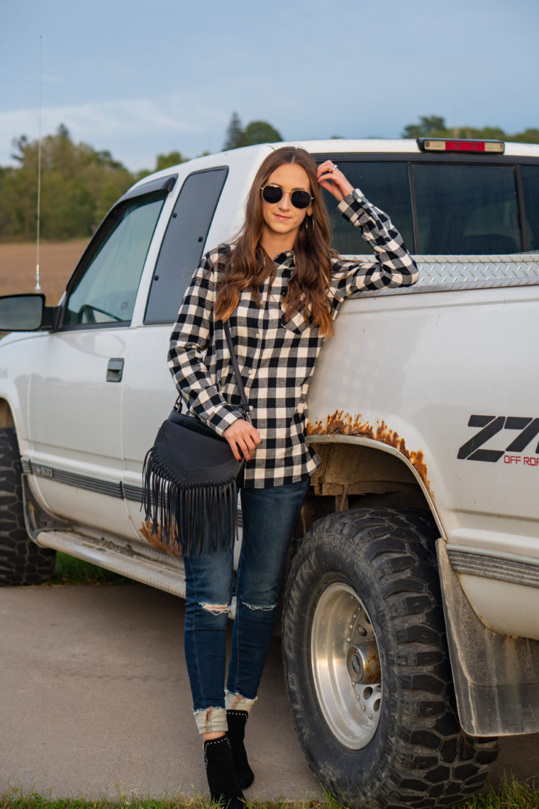 buffalo plaid shirt, fringe bag, fall style