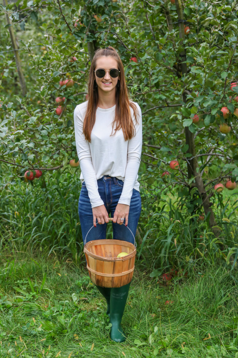 Hunter boots, cream long sleeve, fall style