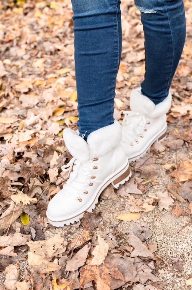 white boots, fur boots, fall boots
