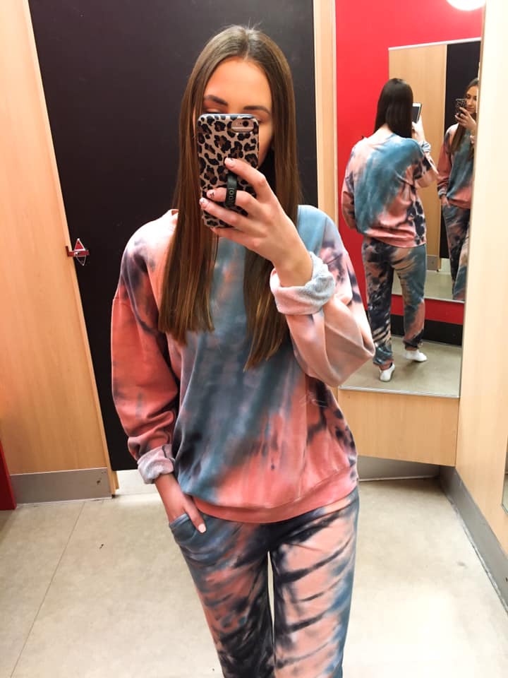 tie dye outfit, tie dye, loopy cases