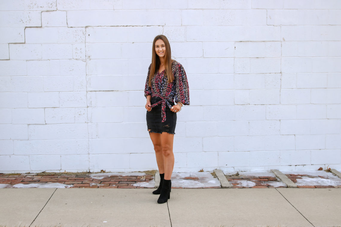 floral blouse, denim skirt, spring style