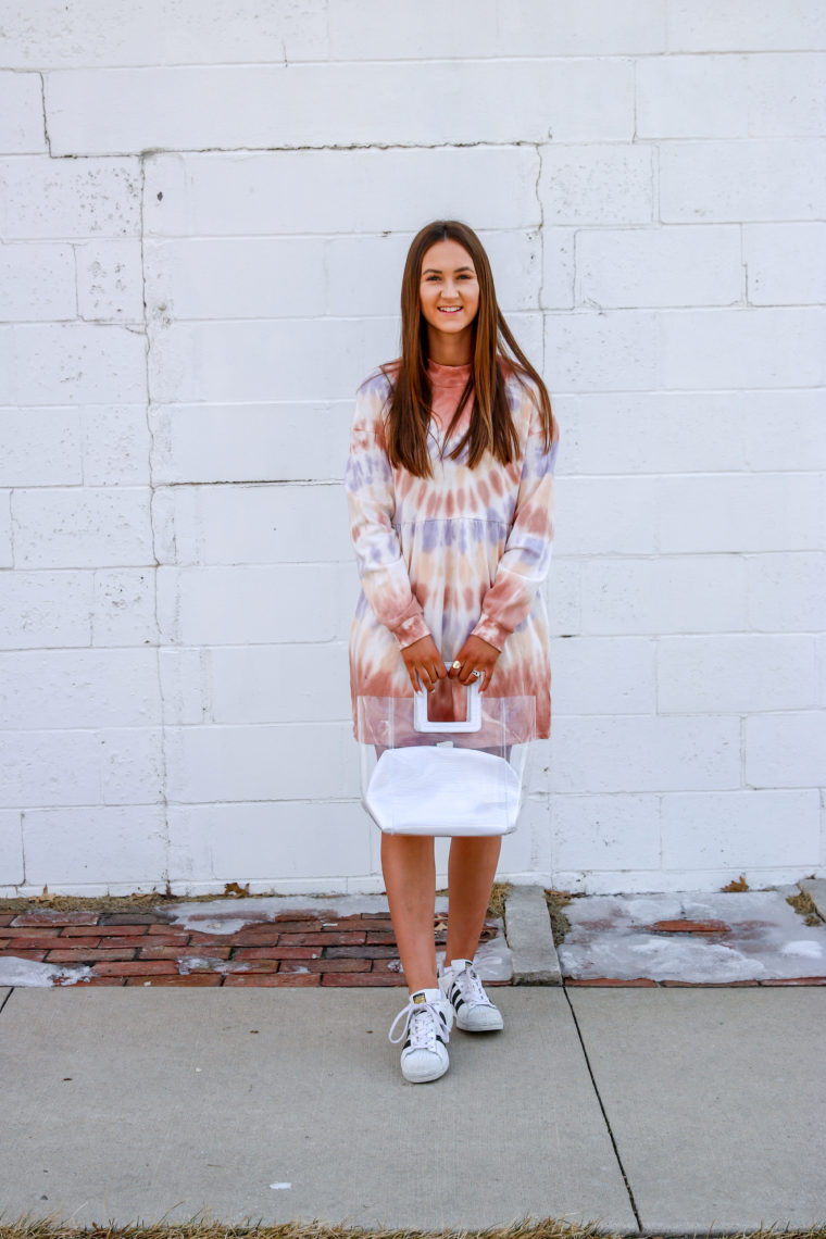 tie dye dress, clear bag, casual style