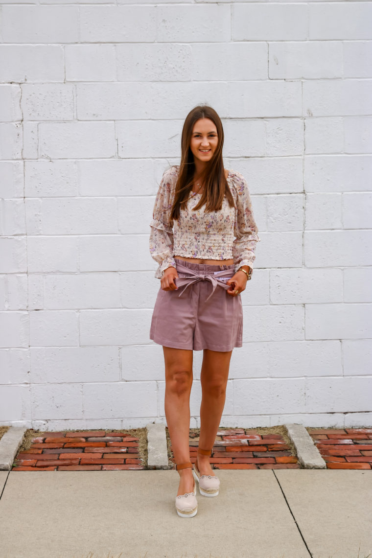 floral print blouse, tie waist shorts, spring style