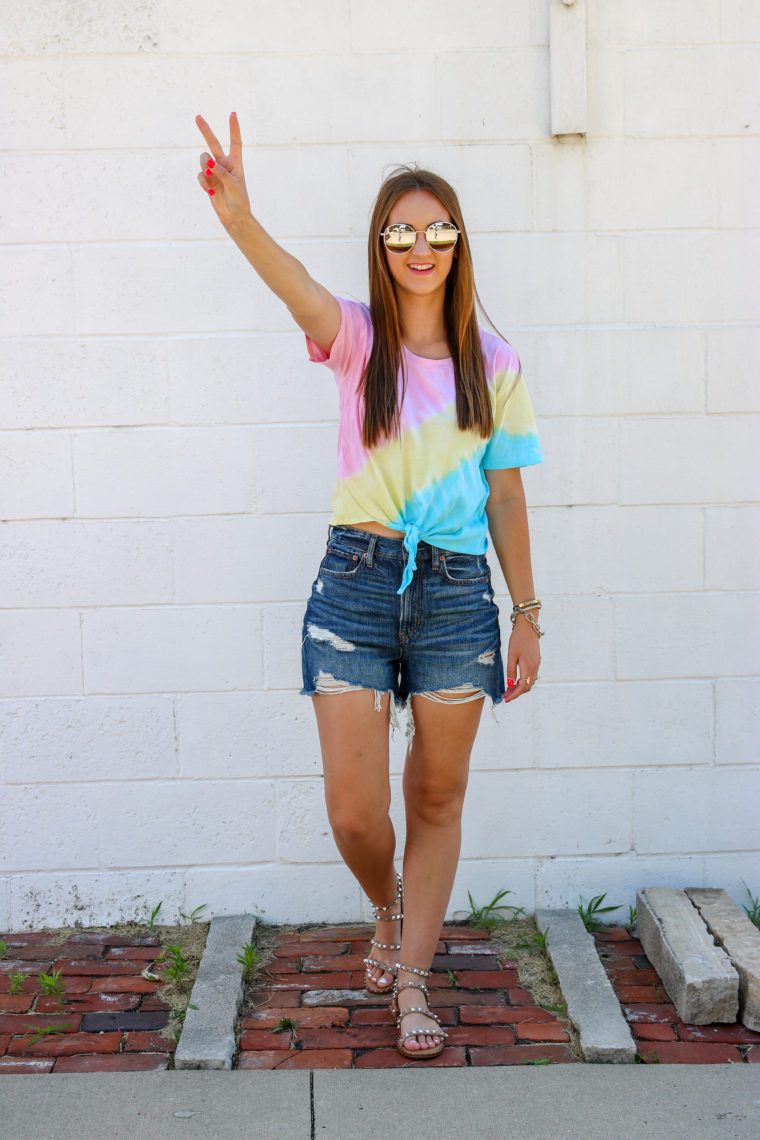 distressed denim shorts, tie front tie dye shirt, boyfriend shorts