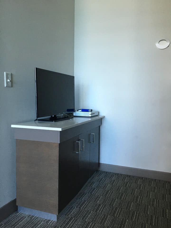 flat screen tv, hotel room, x-box