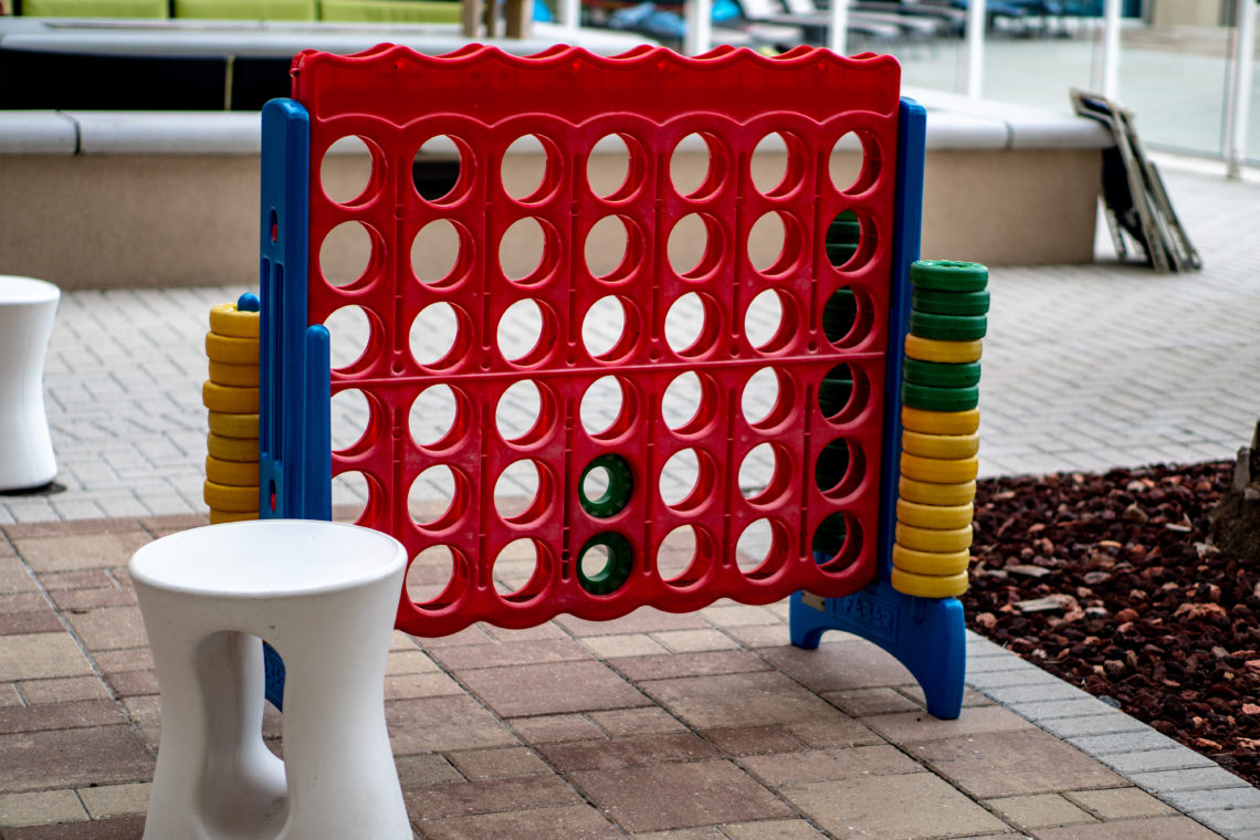 connect four, outdoor game, kid's game