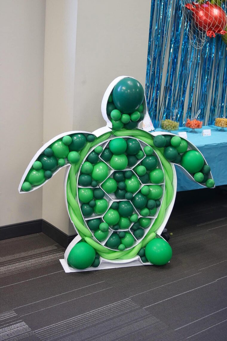 Sea turtle balloon mosaic