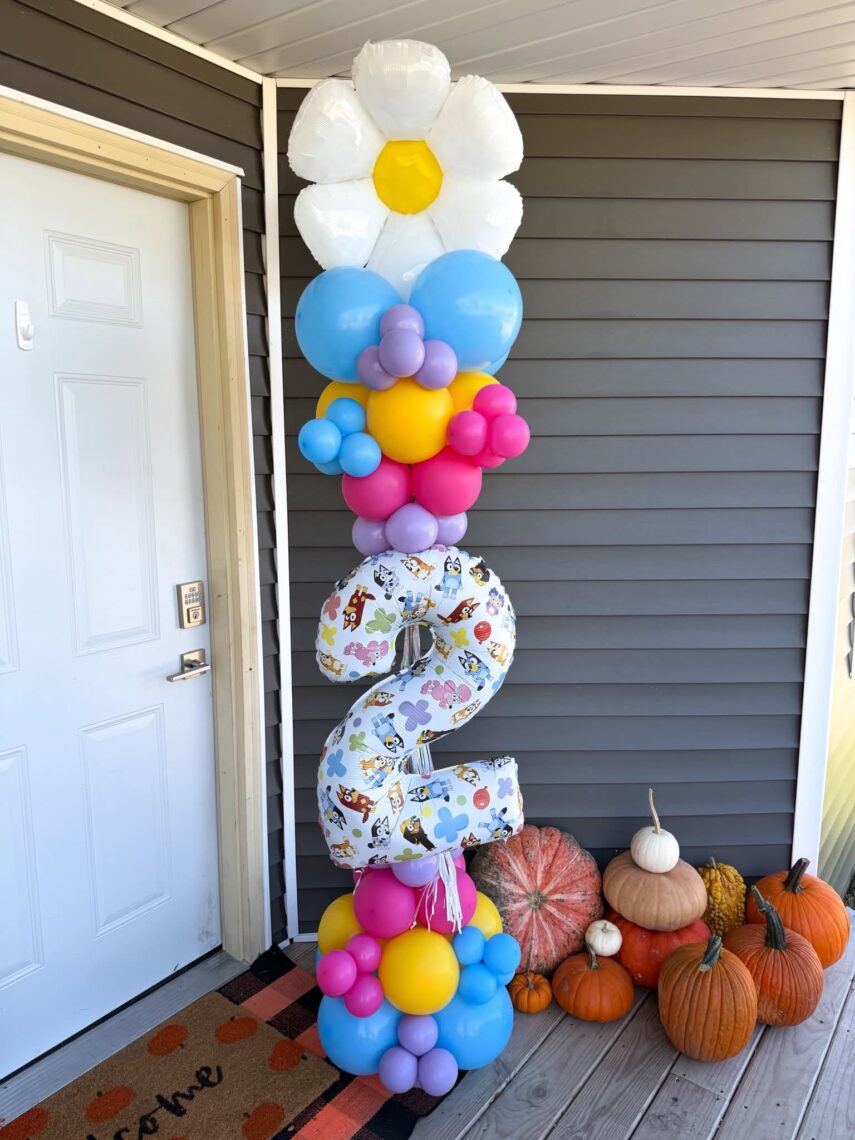 Bluey balloon column